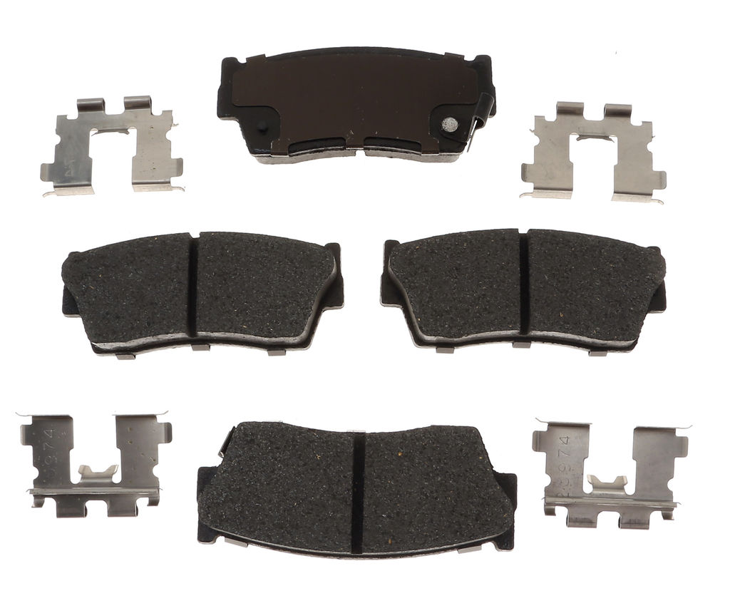 Raybestos MGD418CH - Replacement Ceramic Disc Brake Pads, 2 Wheel Set