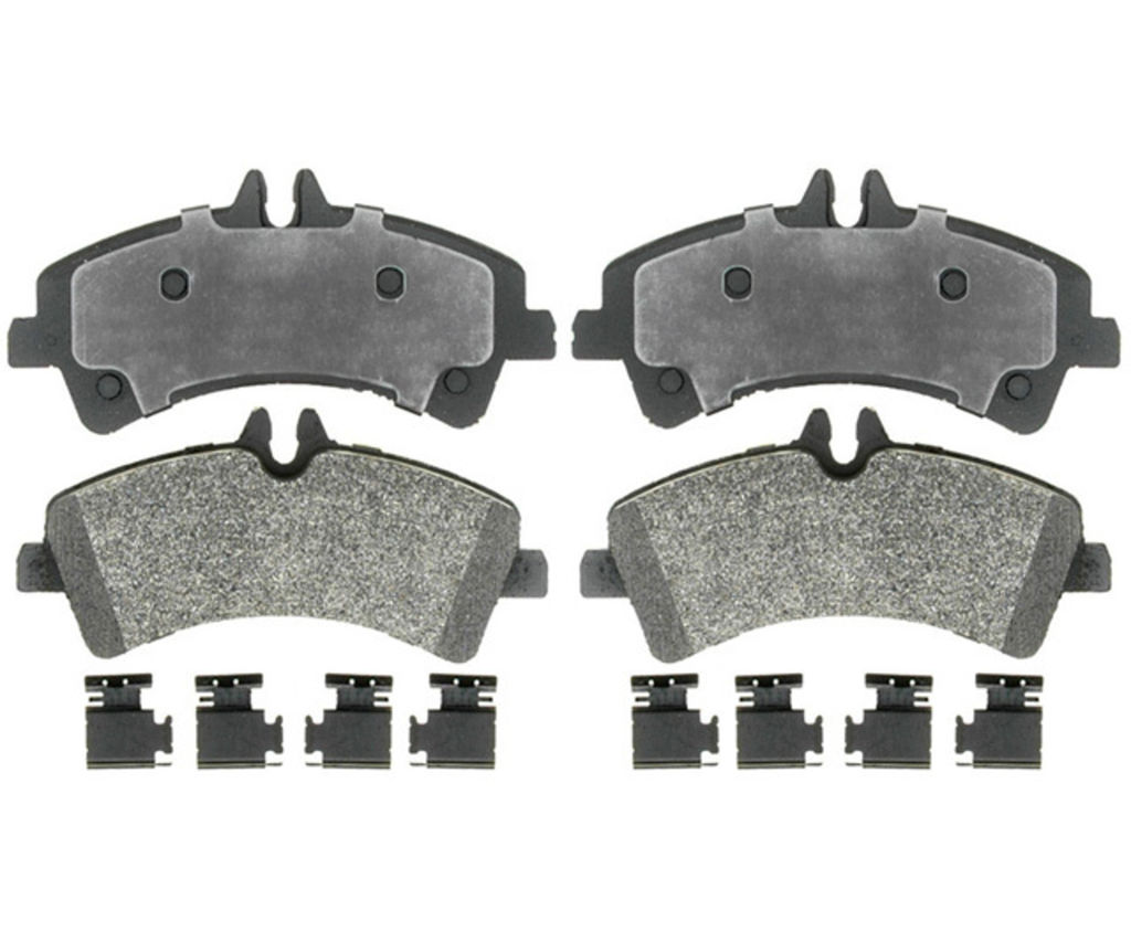 Raybestos SP1318TRH - SP Truck And Tow Brake Pads, 2 Wheel Set