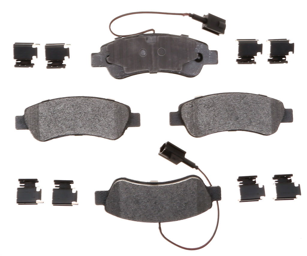 Raybestos SP1490TRH - SP Truck And Tow Brake Pads, 2 Wheel Set