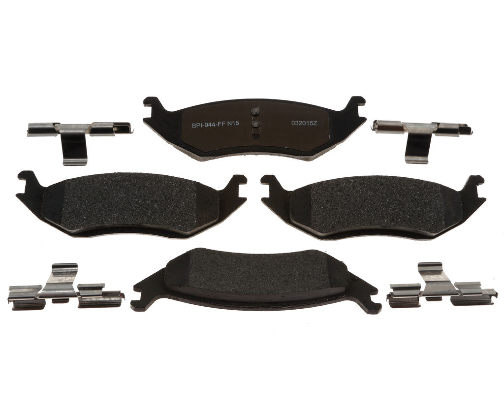 Raybestos SP967TRH - SP Truck And Tow Brake Pads, 2 Wheel Set